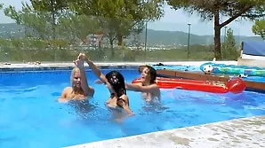 Beautiful blondes and brunettes enjoy hot sex next to the pool with a touch of hardcore sex.